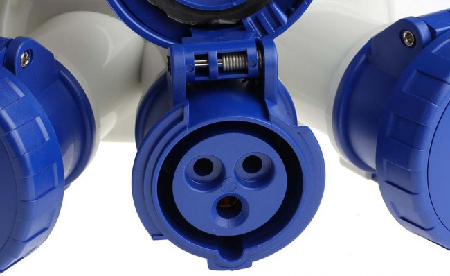 Адаптер тройной (разветвитель) 16A, Вилка 2P+E 6h - 3 Розетки 2P+E 6h, 250VAC 50/60Hz, IP66/IP67, серия ADAPTO