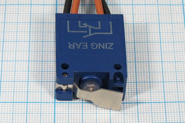 Микропереключатель, размер 26x13 x33, 5А, переключение ON-(ON), размер концевика L18, КВП1105-3500D