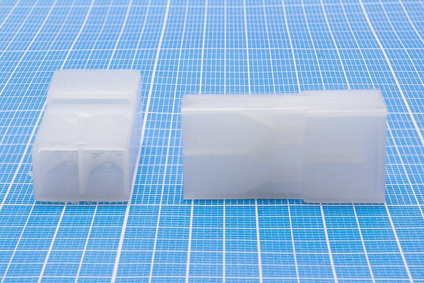 Кожух для клемм штекер 6.4x0.8мм, колодка для 2 клемм; №1107 клемма кожух штек 6,4x0,8\\2H \\\пл 20605