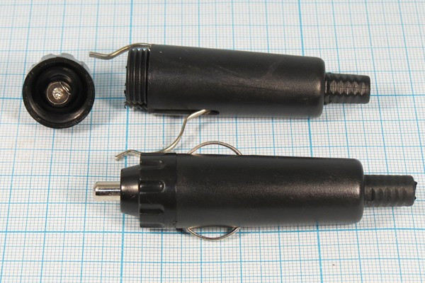 Штекер в прикуриватель под входной диаметр 20мм; №168 штек пит прикур d20\2C\12В\каб\\