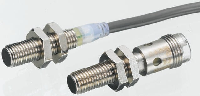 E2A-M12KS04-WP-C1 2M, Inductive Sensor NPN, Make Contact (NO) 1kHz 32V 10mA 4mm IP67 E2A