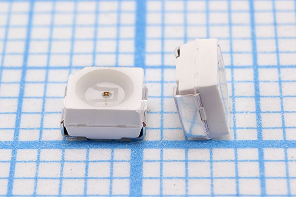 Светодиод SMD 1411=3.5x2.8мм, красный, 600мкд, 120град, прозрачная линза; №15573 СД SMD03528C2\кр\ 600\120\пр\FYLS- 3528URC\FORYARD