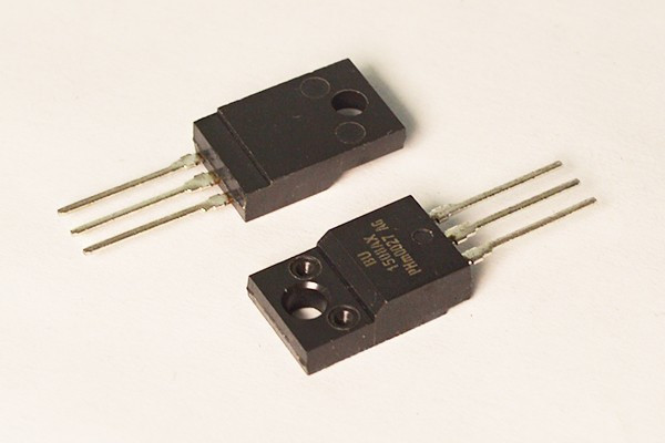 Транзистор BU1508AX/B, тип NPN, 35 Вт, корпус TO-220F ,PH Транзистор BU1508AX/B, тип NPN, 35 Вт, корпус TO-220F ,PH