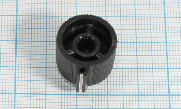 Ручка, внутренний диаметр d6,0, 18 зубцов, размер 18,5x16, пластик, черный/красный, CP-NB Ручка, внутренний диаметр d6,0, 18 зубцов, размер 18,5x16, пластик, черный/красный, CP-NB