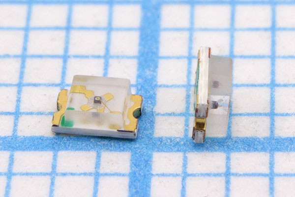 Светодиод SMD 0805=2x1.3мм, красный, 28мкд, 130град, прозрачная линза; Q-15575B СД SMD02013C2\кр\ 28,5\130\пр\FYLS- 0805HD\FORYARD