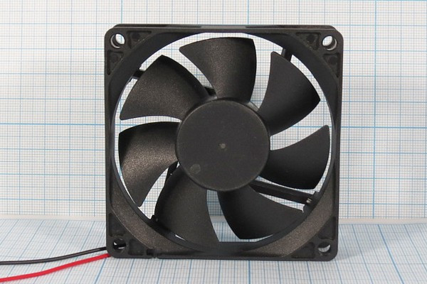 Вентилятор 80x80x20, напряжение 12В, ток 0,25А, выводы 2L, подшипник скольжения, FSY82S12H