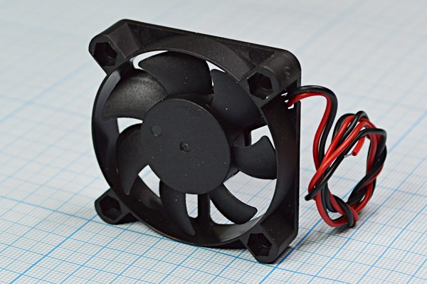 Вентилятор 50x50x10, напряжение 24В, ток 0,09А, выводы 2L, подшипник скольжения, RQD5010HS