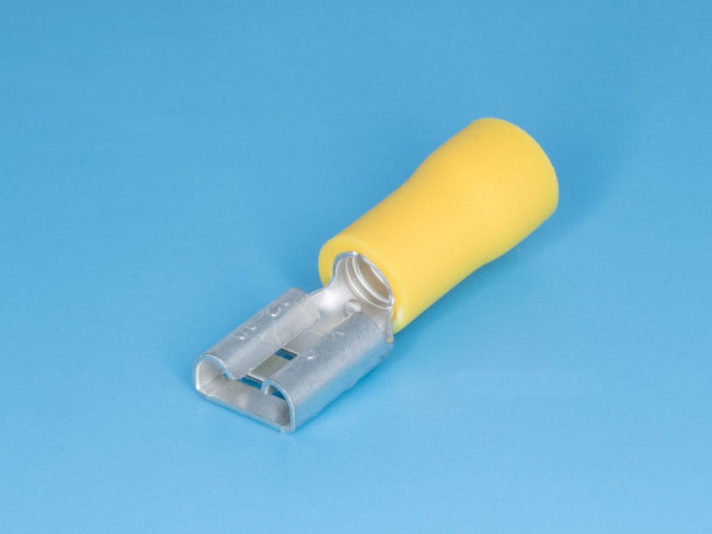 YF250 (SG57650C) (TAI-5.5F), Клемма ножевая 6.3мм, розетка, изолированная, провод 2.5-6.0мм² (желтая)