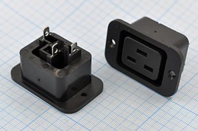 Гнездо питания AC IEC C19 на панель с фланцем, 2 отверстия, 16А, 250В, AC-22; №12997 гн пит AC IEC C19\\16/250\пан\флан 2отв\\QACZ-028\