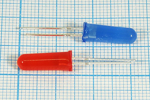 Светодиод круглый 5x15 мм, голубой, 5000 мкд, 120 градусов, линза голубая матовая; №6160 b СД 5 x15 \глб\ 5000\120\глб мат\DFL-5AB4MW\свеча
