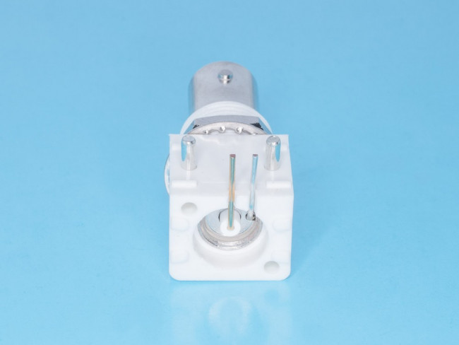 BNC-JR, Разъем BNC гнездо на плату, прямой угол