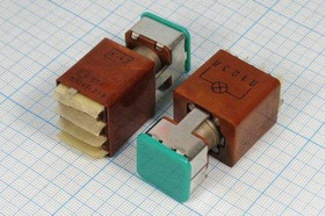 Переключатель кнопочный, 21x21, 220В, 2.0А, ON-ON, IL, контакты 8C, П2П1Т-4БВ [П3П1Т-3З]