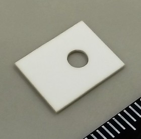 Al2O3 KC304000-TO126.038A, Подложка керамическая теплопроводящая Al2O3 25 Вт/мК, 25кВ/мм для ТО-126